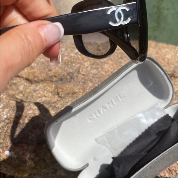 Chanel mother of pearl polarized sunglasses - Picture 1 of 15